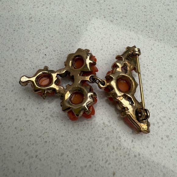 Vintage Dangle Brooch Pin Coral Roses Gold Tone Faux Seed Pearls Celluloid - Picture 4 of 8